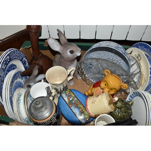 824 - FIVE BOXES AND LOOSE CERAMICS AND DECORATIVE ITEMS to include a box of Royal Doulton 'Juno' dinner w... 