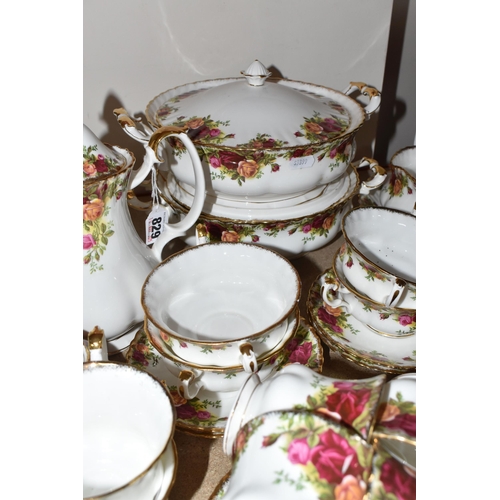 829 - APPROXIMATELY ONE HUNDRED PIECES OF ROYAL ALBERT 'OLD COUNTRY ROSES' DINNER AND TEAWARES to include ... 