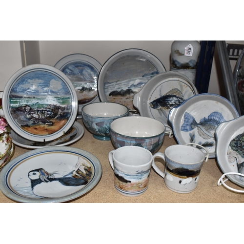 830 - A COLLECTION OF 'HIGHLAND STONEWARE' DINNER AND KITCHENWARE ITEMS to include a lamp with a lake scen... 