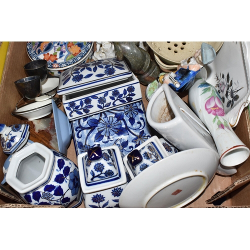 831 - FOUR BOXES AND LOOSE MIXED CERAMICS AND GLASSWARE to include a boxed pair of Dartington flutes and a... 