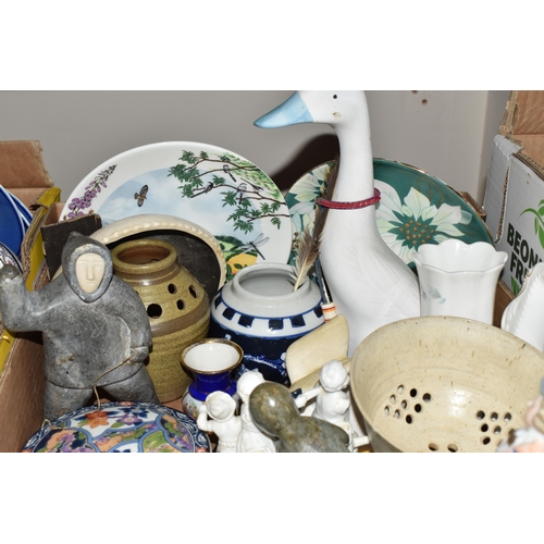 831 - FOUR BOXES AND LOOSE MIXED CERAMICS AND GLASSWARE to include a boxed pair of Dartington flutes and a... 