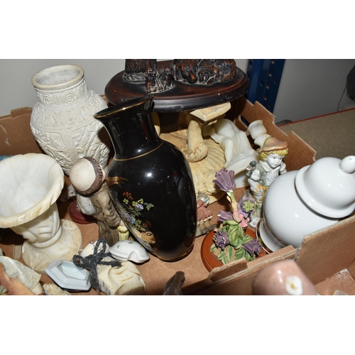 832 - TWO BOXES AND LOOSE CERAMICS AND GLASSWARE to include a small group of Wedgwood Jasperware comprisin... 