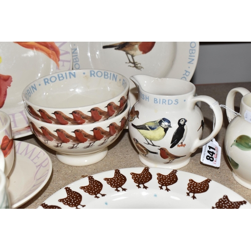 841 - A COLLECTION OF EMMA BRIDGEWATER ITEMS to include two sponge-painted chicken plates, a group of 'Bir... 