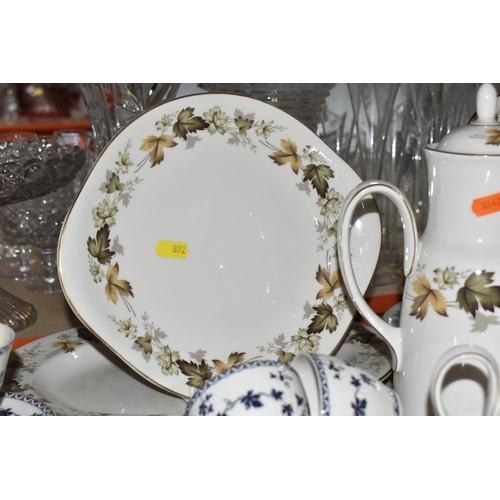 892 - A QUANTITY OF ROYAL DOULTON TEA, COFFEE, AND DINNER WARES comprising a group of 'Yorktown' tea and c... 