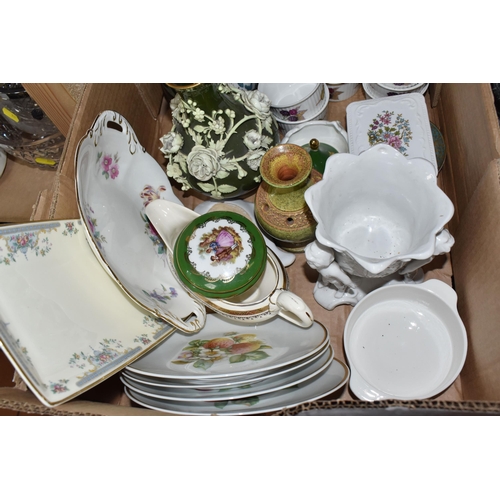 941 - FOUR BOXES AND LOOSE CERAMICS, to include a selection of kitchenware, names include Portmeirion, Wed... 