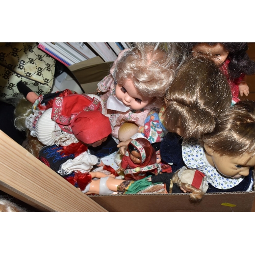 942 - FOUR BOXES AND ONE SUITCASE OF DOLLS, BOOKS AND SEWING MACHINE to include a collection of 'Tiny Tear... 