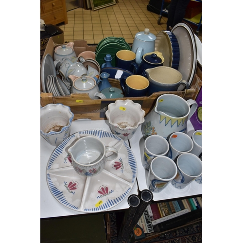 953 - FIVE BOXES AND LOOSE TEA AND DINNER WARES, to include a twenty three piece Denby Peasant pattern tea... 