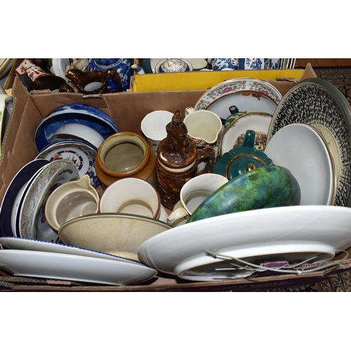 956 - FIVE BOXES AND LOOSE CERAMICS, to include a twenty eight piece Booths Real Old Willow part dinner se... 