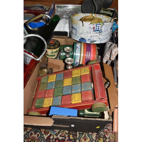 961 - SEVEN BOXES AND LOOSE MISCELLANEOUS ITEMS to include a box of assorted treen comprising boxes, figur... 