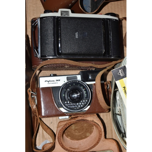 803 - A BOX OF VINTAGE CAMERAS ETC to include a Fujica 35 Automagic, a Zenit-E camera fitted with a Helios... 