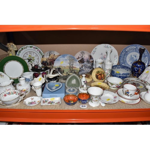 816 - A COLLECTION OF ASSORTED CERAMICS to include an art deco Crown Ducal tea pot (repair to the finial),... 