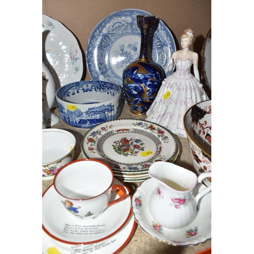 816 - A COLLECTION OF ASSORTED CERAMICS to include an art deco Crown Ducal tea pot (repair to the finial),... 