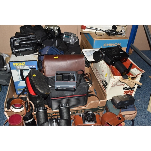 819 - TWO BOXES AND LOOSE ASSORTED AUDIO VISUAL EQUIPMENT to include a Prinz Magnon Super IQ projector, a ... 