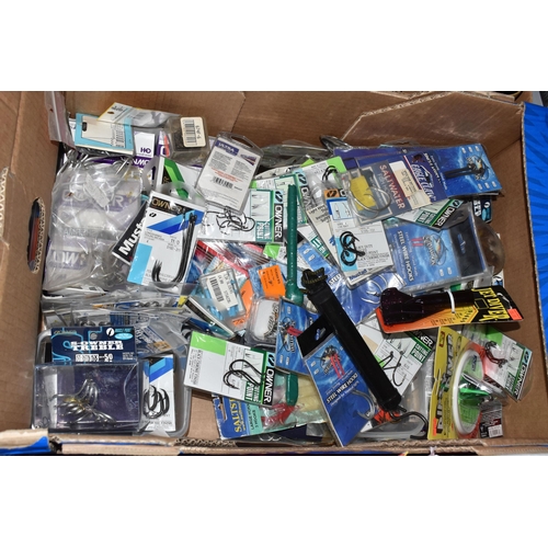 828 - ONE BOX OF ASSORTED FISHING HOOKS ETC to include salt water fishing hooks to include a large quantit... 