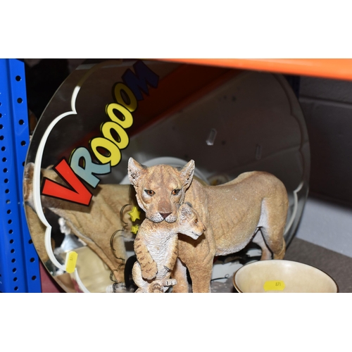 871 - ONE BOX AND LOOSE CERAMICS,  included Danbury Mint 'A Lioness and her Cub' by David Fryer, vintage W... 