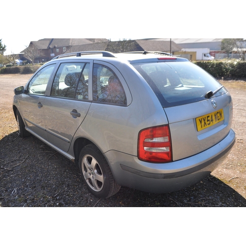 1 - A 2004 SKODA FABIA ELEGANCE TDi FIVE DOOR  ESTATE CAR IN GREY, with a 1896cc diesel engine, six spee... 