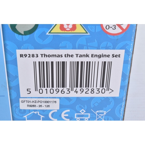 176 - A BOXED HORNBY OO GAUGE ELECTRIC THOMAS AND FRIENDS TRAIN SET, a Thomas the Tank Engine complete set...