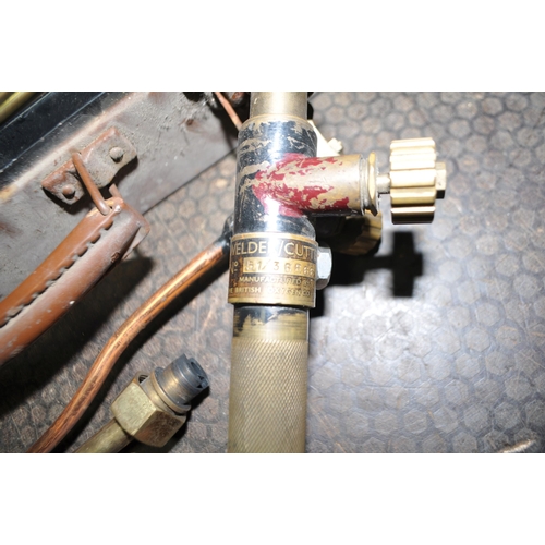 65 - A VINTAGE 'B.O.C.' CASED WELDING. CUTTING TORCH, with nine nozzles (appears complete but untested)