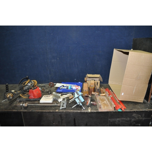 95 - A TRAY CONTAINING VINTAGE TOOLS, including a Bulls head can opener, wooden 17in plane, 8in coffin pl... 