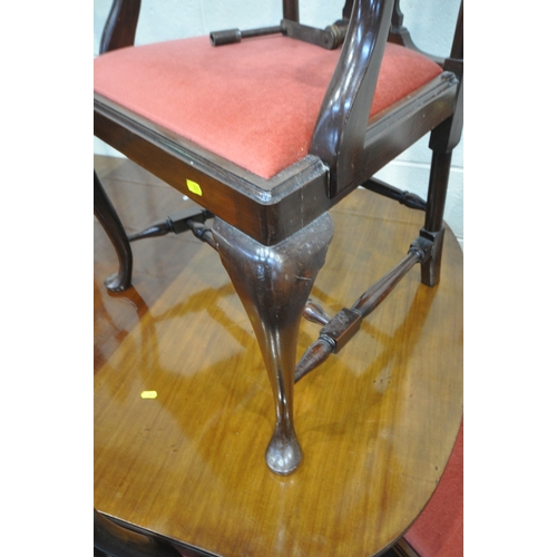 224 - AN EDWARDIAN MAHOGANY WIND OUT DINING TABLE, with two additional leaves, raised on square tapered le... 