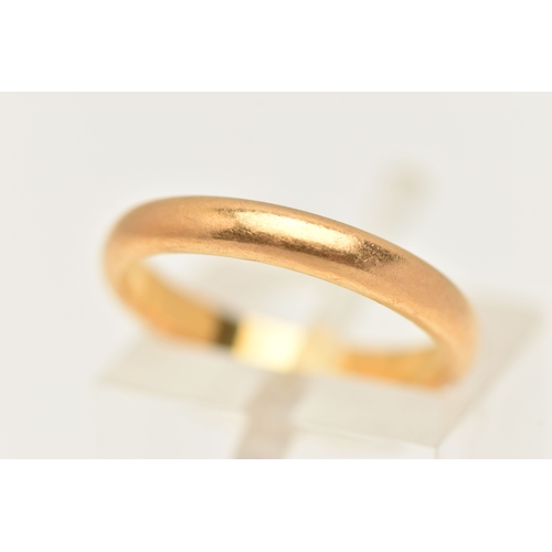 425 - A 22CT GOLD POLISHED BAND RING, approximate band width 2.8mm, hallmarked 22ct Birmingham, ring size ... 