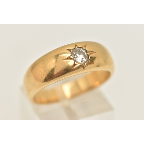 465 - A YELLOW METAL DIAMOND RING, star set old cut diamond, approximately 0.30ct, to the polished taperin... 