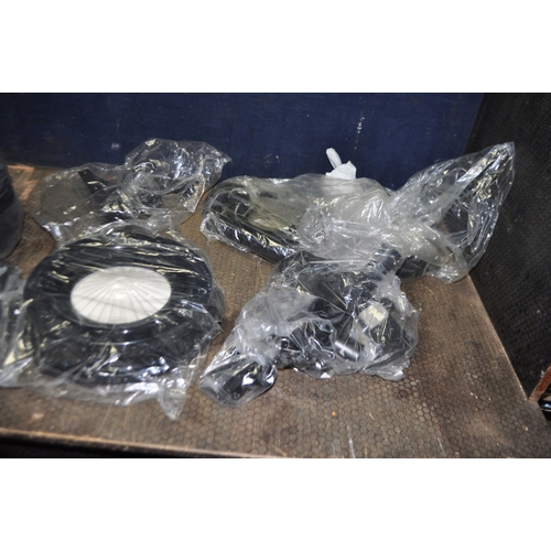 89 - A VAX 25-042 WET AND DRY VACUUM (appears to be brand new in tatty opened box) (PAT pass and working)...