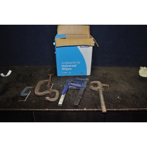 59 - A BOX CONTAINING CLAMPS including two Record 133/25 speed clamps, a 6, a 3, a 119 and a Carver T186/... 