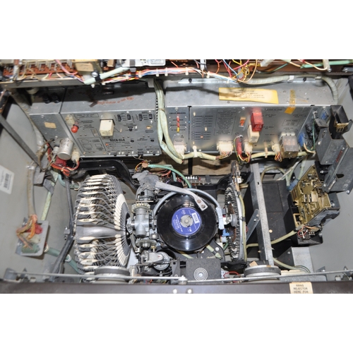 69 - A VINTAGE ROCK-OLA PRINCESS CONSOLE MODEL 461 JUKEBOX with one 45 inside (PAT pass and working). Con... 