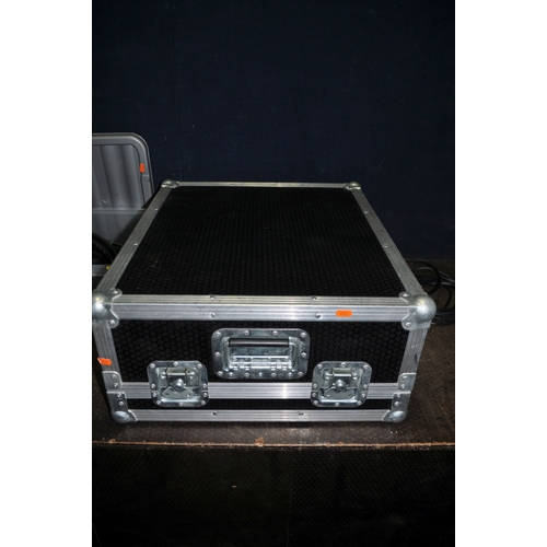 87 - A YAMAHA LS9-16 DIGITAL MIXING CONSOLE with 16 balanced inputs, 8 balanced outputs, power cable, man... 