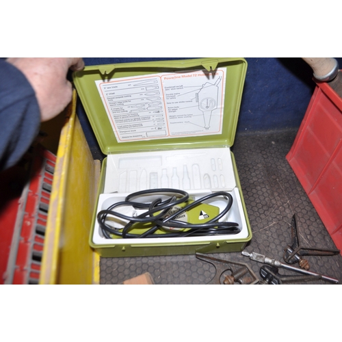 97 - TWO TRAYS CONTAINING ENGINEERING TOOLS including a Chesterman height gauge, a marking stand, various... 