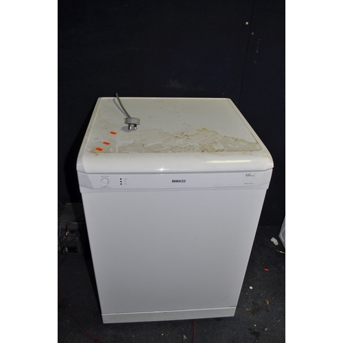 99 - A BEKO DSFN 1530W DISHWASHER width 60cm, depth 60cm, height 85cm (PAT pass, powers up but not tested... 