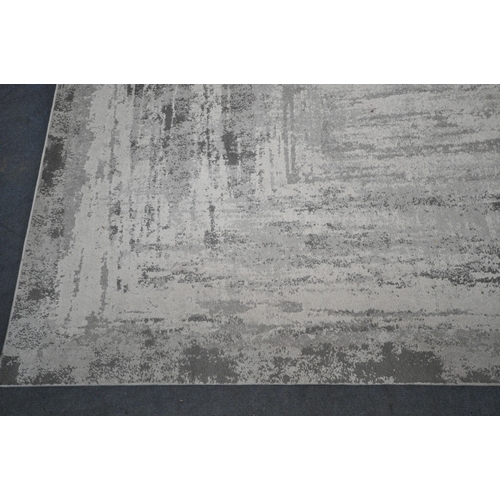 252 - THREE MODERN RECTANGULAR RUGS, varying in size, pattern, colour, etc, condition report: all ideal fo... 