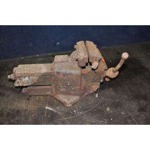 78 - A VINTAGE RECORD NO. 112 VICE, with 6in jaws, condition report: for restoration as its very rusty an... 