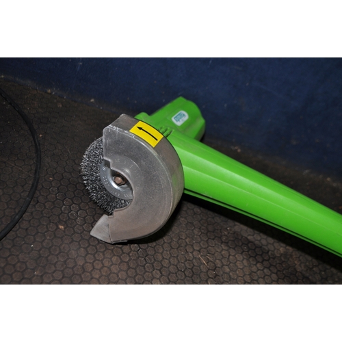 83 - A COLLECTION OF GARDEN ELECTRICAL ITEMS including a Black and Decker hedge trimmer, a 'The Handy' pa... 