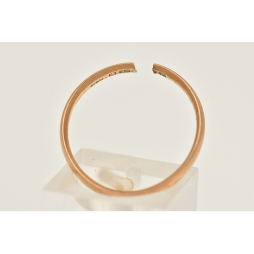 413 - A SPLIT 22CT GOLD BAND RING, 22ct hallmark at the split part of the band, approximate gross weight 2... 