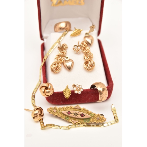 454 - SIX PAIRS OF EARRINGS, A BRACELET AND A BROOCH, to include a pair of knot studs, a pair of drop earr... 