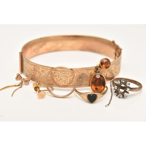 455 - A SMALL BAG OF ASSORTED JEWELLERY, to include a 9ct gold Bronze core hinged bangle decorated with a ... 