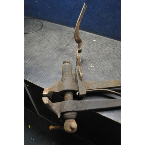 90 - A VINTAGE LEG VICE with 6in jaws, total height 103cm Condition Report; rusty and may need attention ...