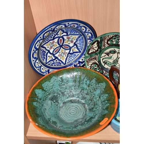 808 - A GROUP OF STUDIO ART POTTERY ITEMS, comprising, Bitossi Rimini Blue 735, candlestick, marked Italy ... 