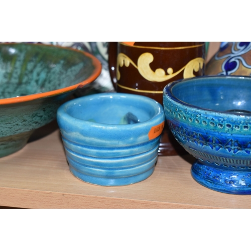 808 - A GROUP OF STUDIO ART POTTERY ITEMS, comprising, Bitossi Rimini Blue 735, candlestick, marked Italy ... 