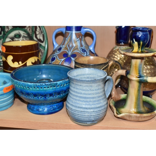 808 - A GROUP OF STUDIO ART POTTERY ITEMS, comprising, Bitossi Rimini Blue 735, candlestick, marked Italy ... 