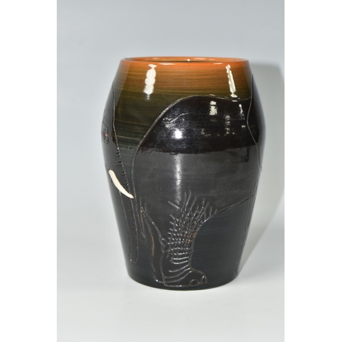 818 - A DENNIS CHINA WORKS 'ELEPHANT' VASE, by Sally Tuffin, with incised decoration of two elephants on a... 