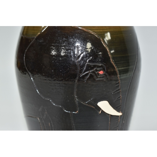 818 - A DENNIS CHINA WORKS 'ELEPHANT' VASE, by Sally Tuffin, with incised decoration of two elephants on a... 