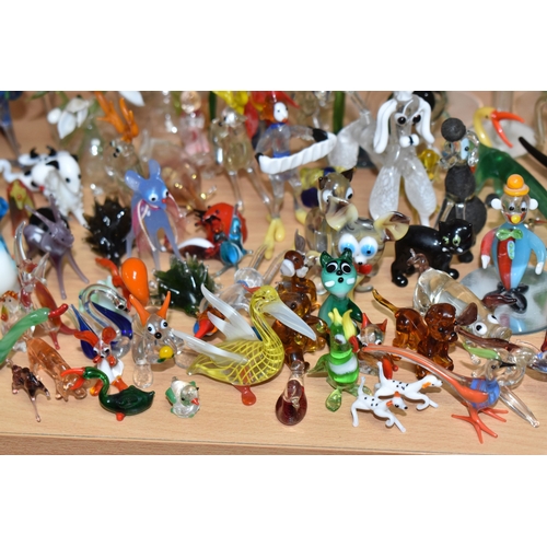 842 - A COLLECTION OF GLASS LAMPWORK ANIMALS AND FLOWERS, approximately two hundred pieces, to include sev... 