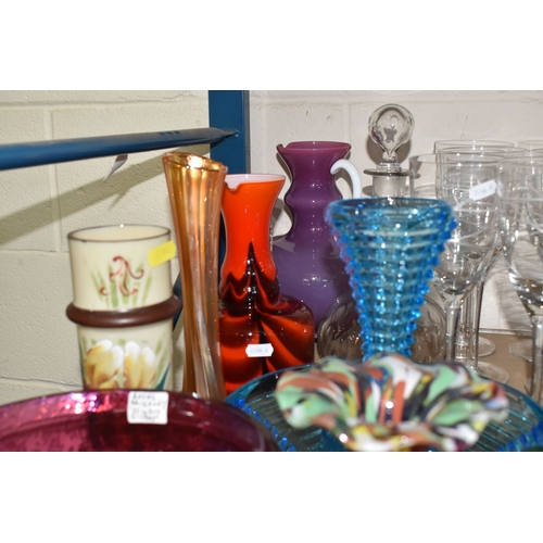 A GROUP OF GLASSWARE, comprising Chance Glass handkerchief bowl in red ...