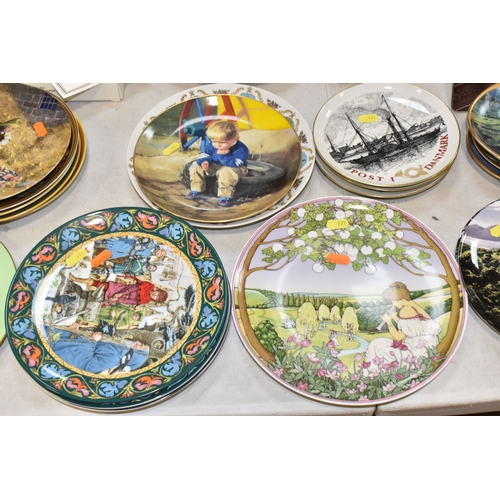 A COLLECTION OF ASSORTED COLLECTOR'S PLATES to include approximately ...