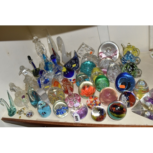 A COLLECTION OF PAPERWEIGHTS AND GLASS FIGURES, to include a variety of ...
