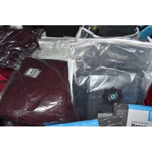 915 - FIVE BOXES AND LOOSE BED LINENS, CURTAINS AND OTHER SOFT FURNISHINGS, most in packaging, to include ... 