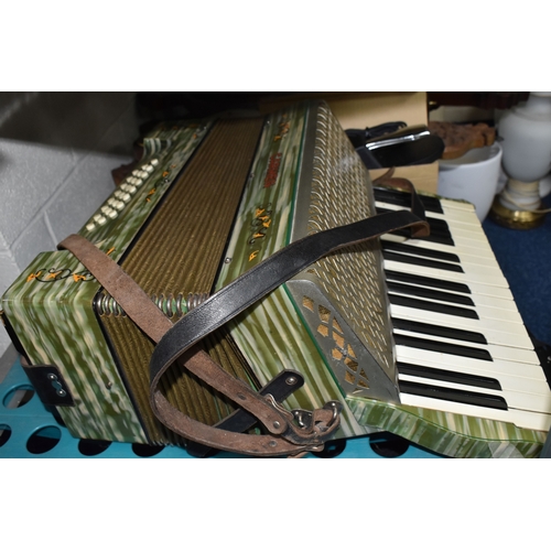 879 - A LARGE COLLECTION OF LAMPS, LIGHT FITTINGS, ETC to include a boxed Yamaha FC4 foot pedal, a Carmen ... 